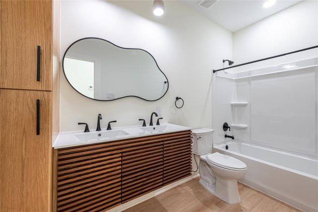 1304 Sailfish Dr, Bay City, TX 77414