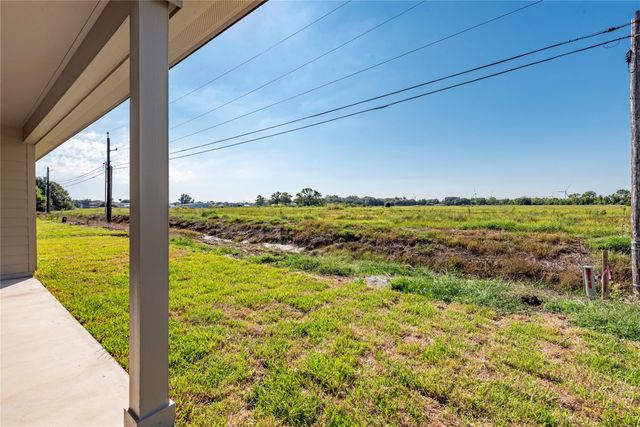 1304 Sailfish Dr, Bay City, TX 77414