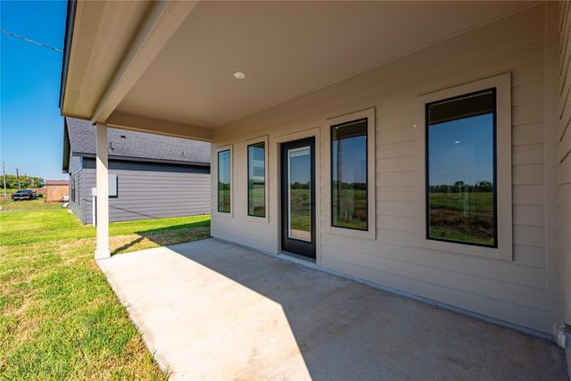 1304 Sailfish Dr, Bay City, TX 77414