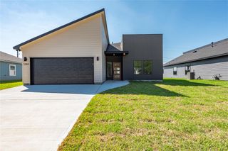 1304 Sailfish Dr, Bay City, TX 77414