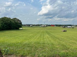 140 V Frank Road, Russell Springs, KY 42642