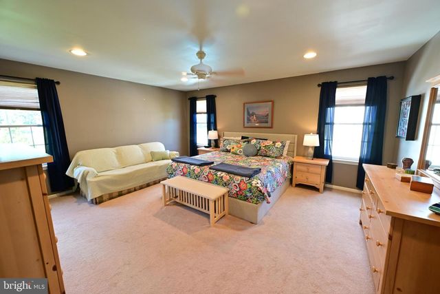 61 MOHR RD, Burlington, NJ 08016