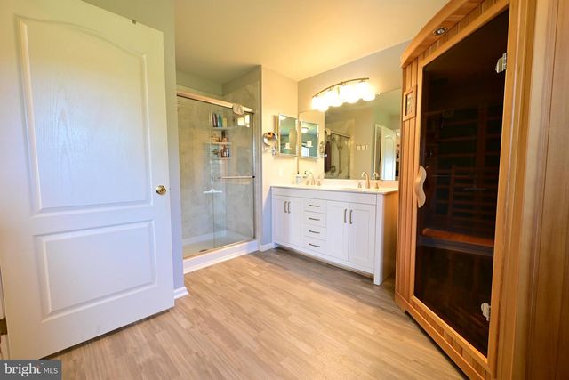 61 MOHR RD, Burlington, NJ 08016
