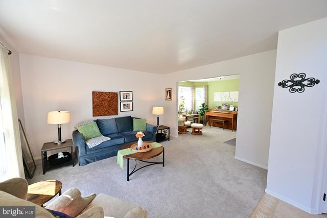 61 MOHR RD, Burlington, NJ 08016