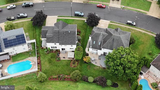 61 MOHR RD, Burlington, NJ 08016