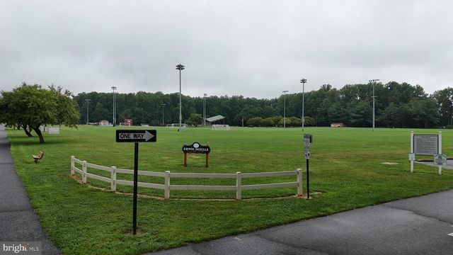 61 MOHR RD, Burlington, NJ 08016
