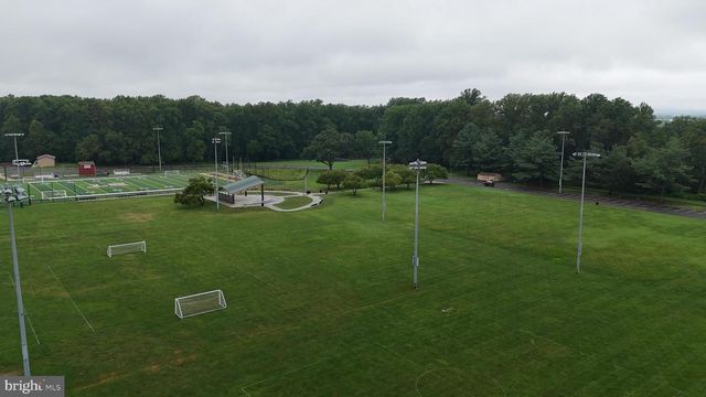 61 MOHR RD, Burlington, NJ 08016