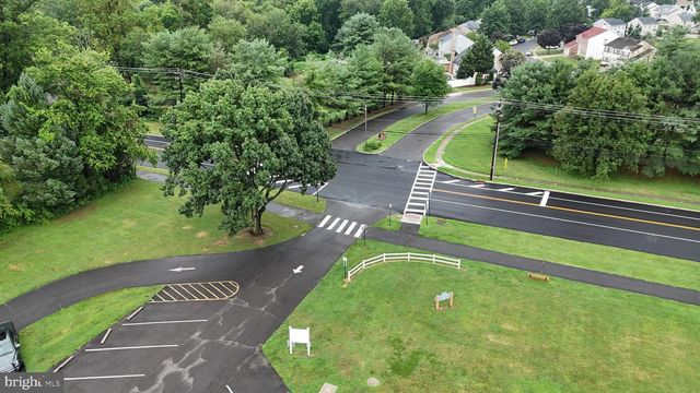 61 MOHR RD, Burlington, NJ 08016