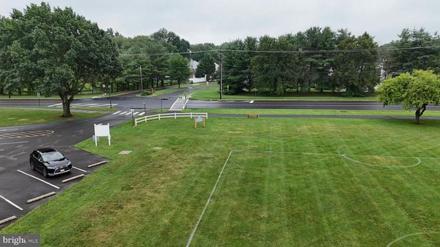 61 MOHR RD, Burlington, NJ 08016