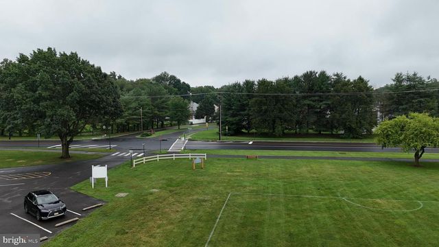 61 MOHR RD, Burlington, NJ 08016