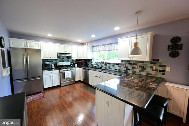 61 MOHR RD, Burlington, NJ 08016