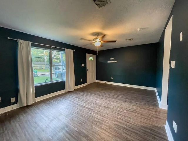 5211 Myrtlewood Street, Houston, TX 77033