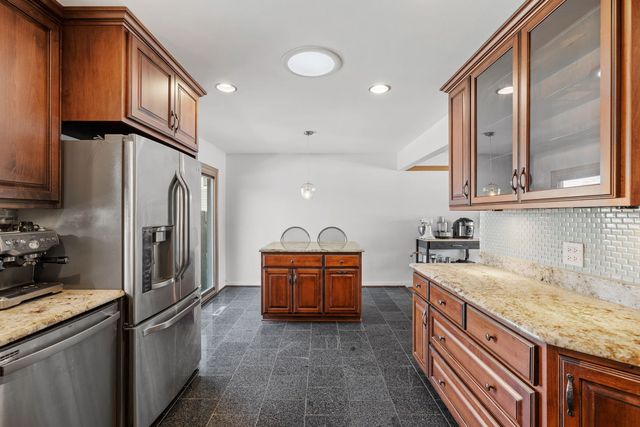 9900 Avenida Del Norte Street, Orland Park, IL 60462