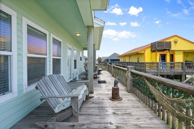 844 S Sage Road, Crystal Beach, TX 77650