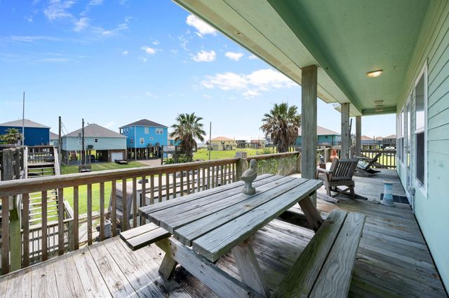 844 S Sage Road, Crystal Beach, TX 77650
