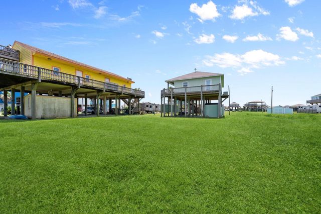 844 S Sage Road, Crystal Beach, TX 77650