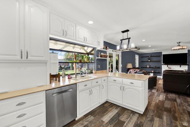 116 Alturas Ct, Vacaville, CA 95688