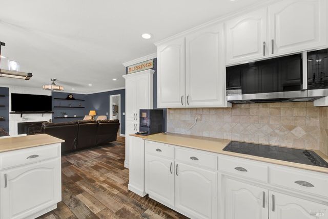 116 Alturas Ct, Vacaville, CA 95688