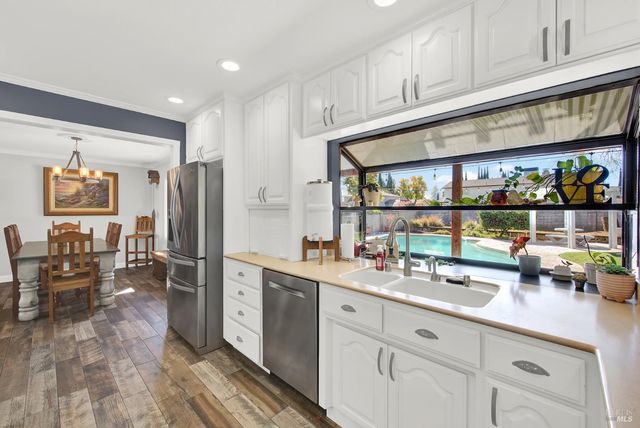 116 Alturas Ct, Vacaville, CA 95688