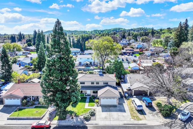 116 Alturas Ct, Vacaville, CA 95688