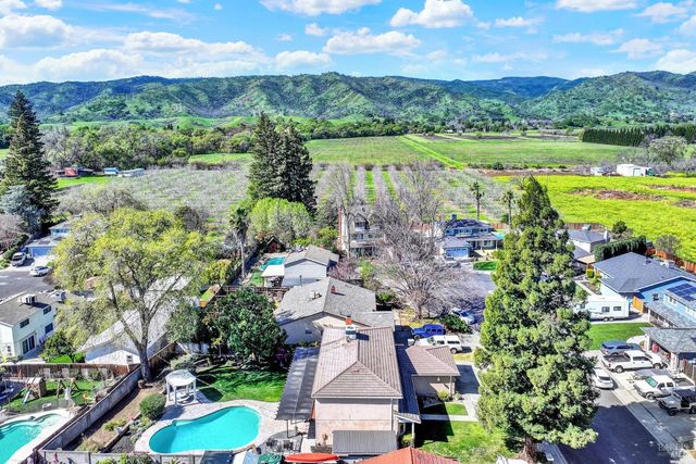 116 Alturas Ct, Vacaville, CA 95688