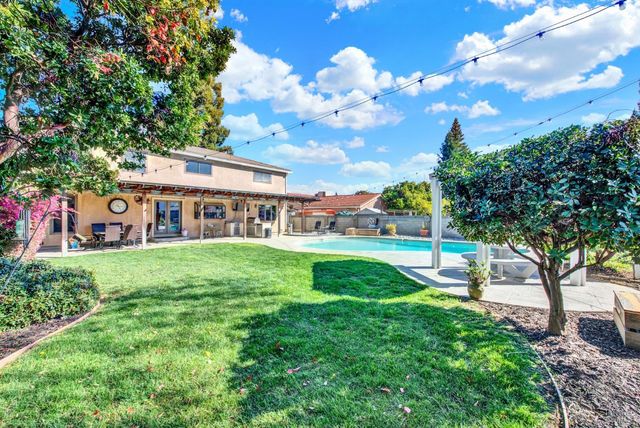 116 Alturas Ct, Vacaville, CA 95688