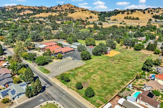 116 Alturas Ct, Vacaville, CA 95688