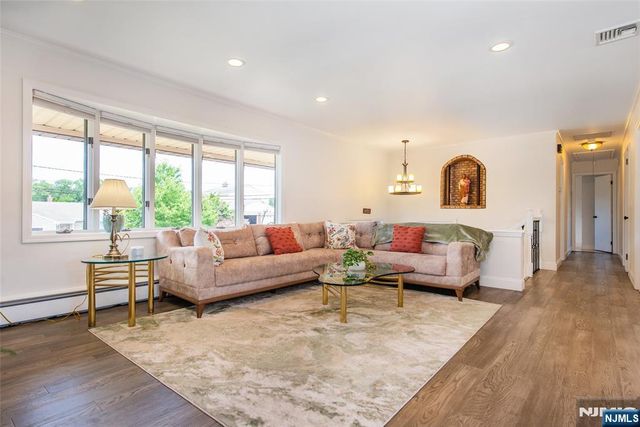 15 Bogert Place, Clifton, NJ 07013