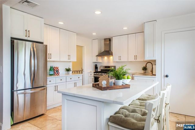 15 Bogert Place, Clifton, NJ 07013