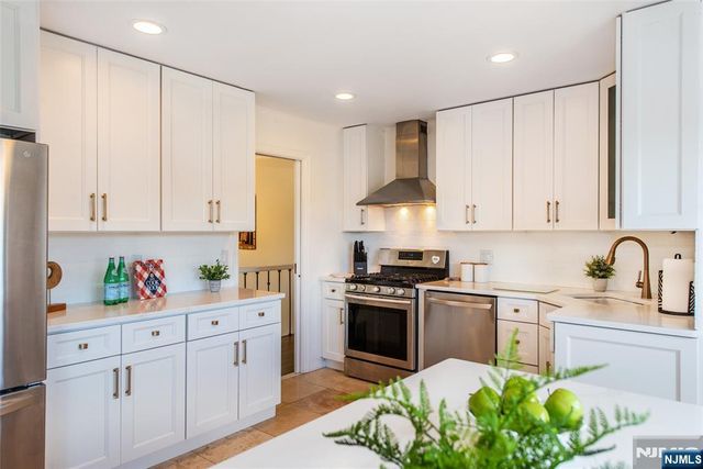 15 Bogert Place, Clifton, NJ 07013