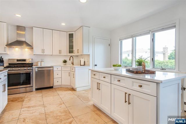 15 Bogert Place, Clifton, NJ 07013