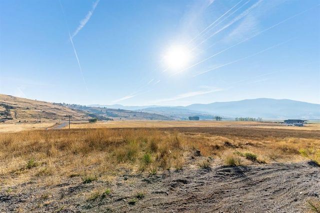 14XX S Henry Rd, Greenacres, WA 99016
