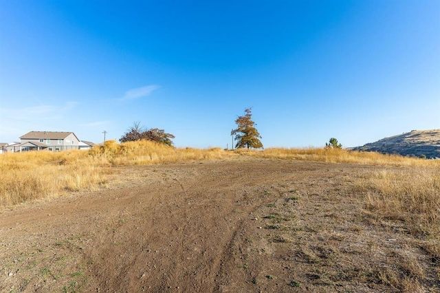 14XX S Henry Rd, Greenacres, WA 99016