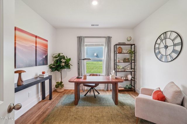 204 Artist Avenue, Johnson City, TN 37615