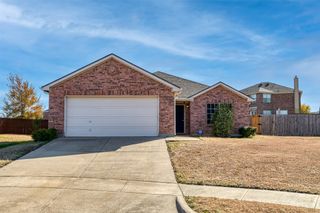 8116 Zephyr Court, Arlington, TX 76002