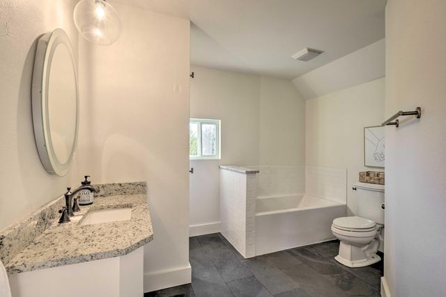 000 Sunset Beach Lane, Eagle Rock, MO 65641