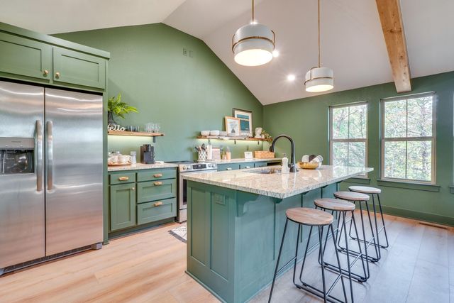 000 Sunset Beach Lane, Eagle Rock, MO 65641