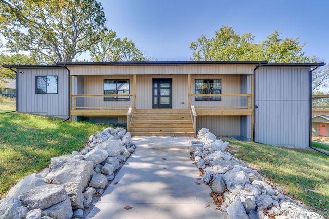 000 Sunset Beach Lane, Eagle Rock, MO 65641