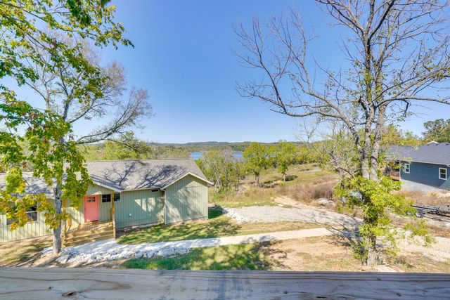 000 Sunset Beach Lane, Eagle Rock, MO 65641