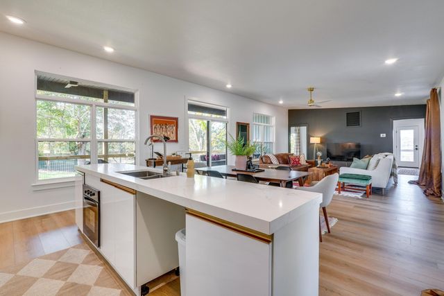 000 Sunset Beach Lane, Eagle Rock, MO 65641