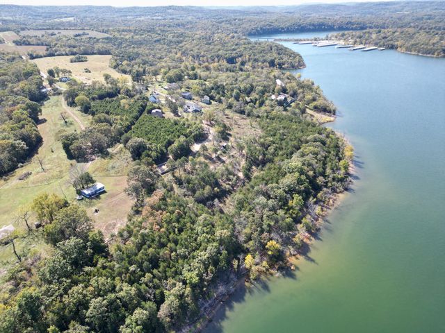 000 Sunset Beach Lane, Eagle Rock, MO 65641
