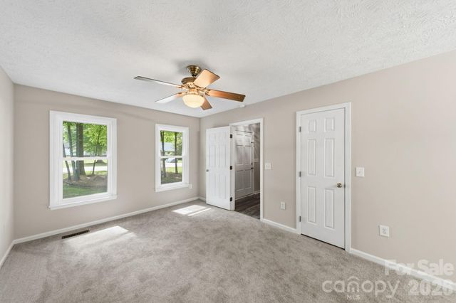 617 Autumn Drive, Harrisburg, NC 28075