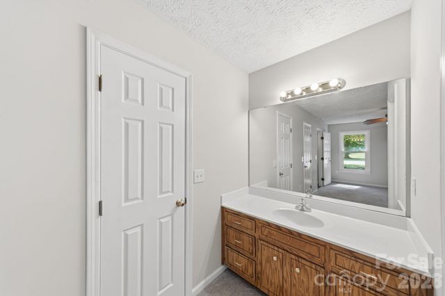 617 Autumn Drive, Harrisburg, NC 28075