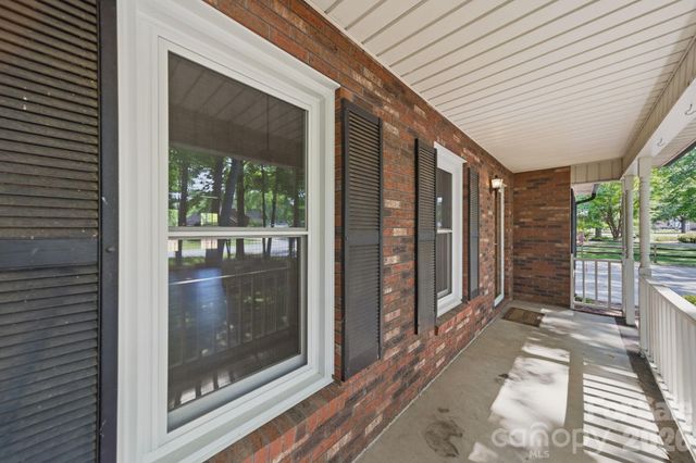 617 Autumn Drive, Harrisburg, NC 28075