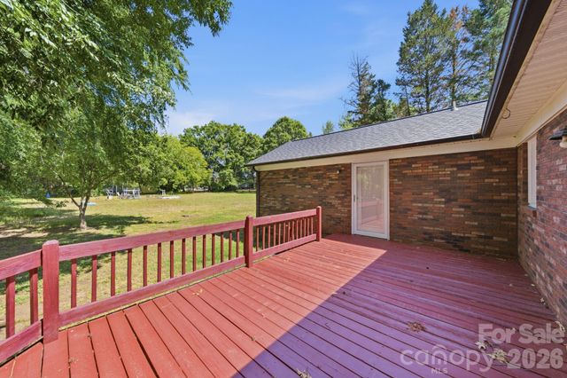 617 Autumn Drive, Harrisburg, NC 28075