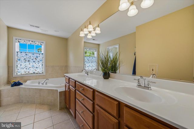 207 STANLEY DR, Winchester, VA 22602