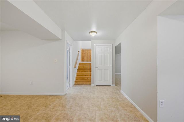 207 STANLEY DR, Winchester, VA 22602