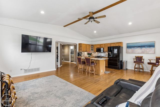 45590 Jefferson Avenue, Chesterfield Twp, MI 48047
