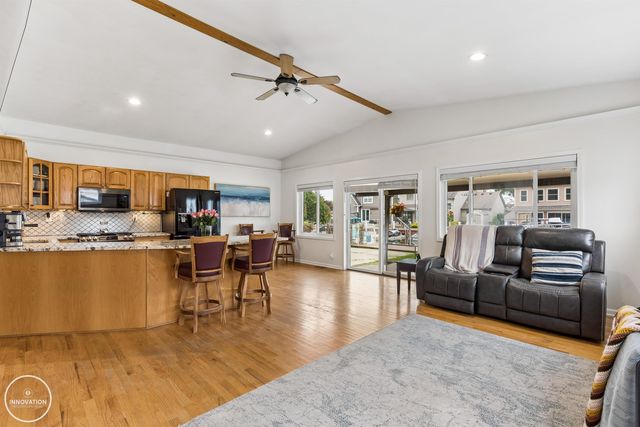 45590 Jefferson Avenue, Chesterfield Twp, MI 48047