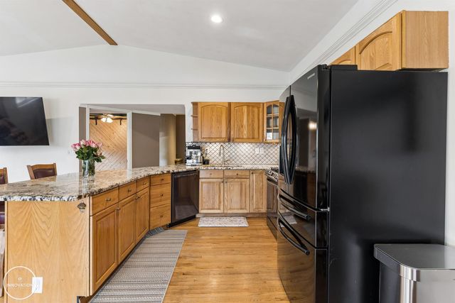 45590 Jefferson Avenue, Chesterfield Twp, MI 48047